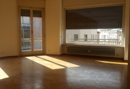 Image for TV 4420 – Vendesi appartamento signorile e dagli ampi spazi, in centro storico a Treviso