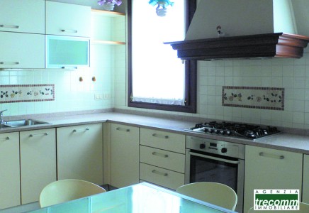 Image for TV 4330 – Affittasi prestigioso appartamento, ultimo piano con terrazzo in Treviso città
