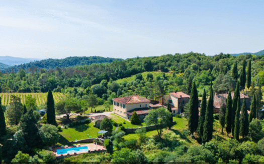 Incontaminato compendio immobiliare in Toscana