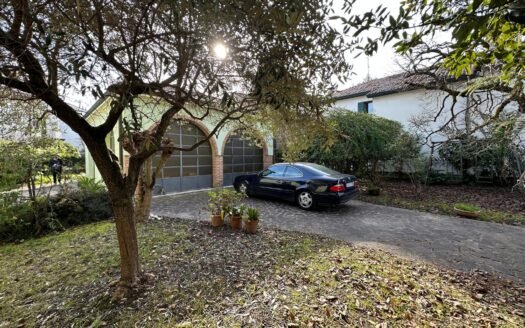 VILLA di inizio Novecento con giardino