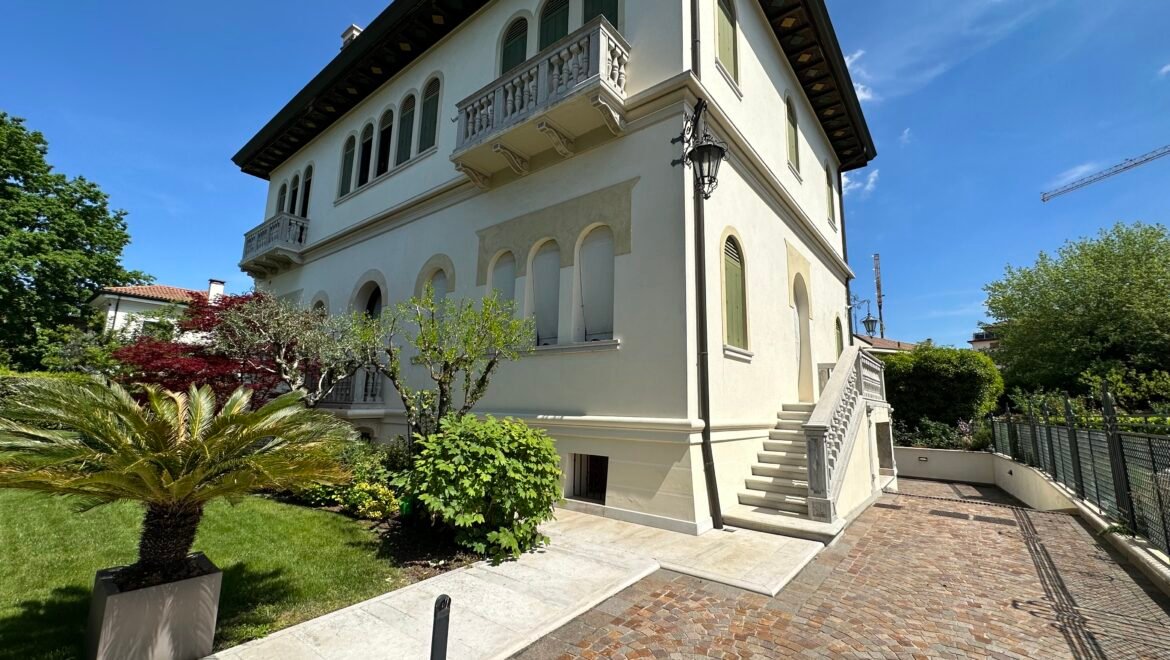 rif. 5101 scalinata esterna