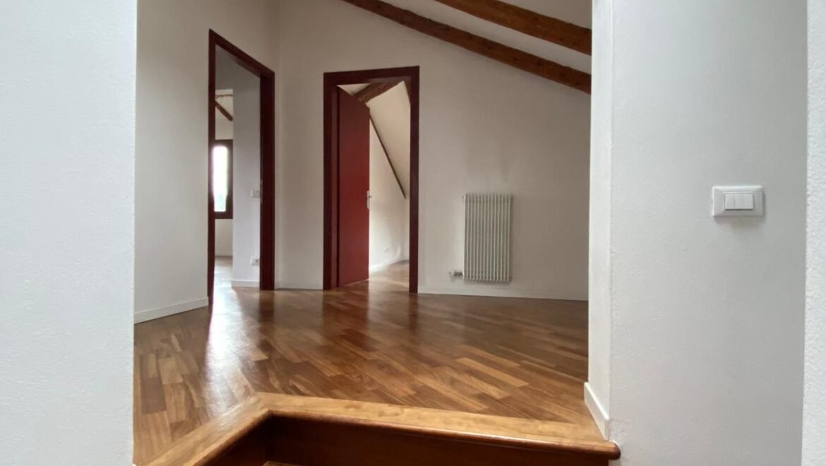 rif. 5114 (3)a ingresso